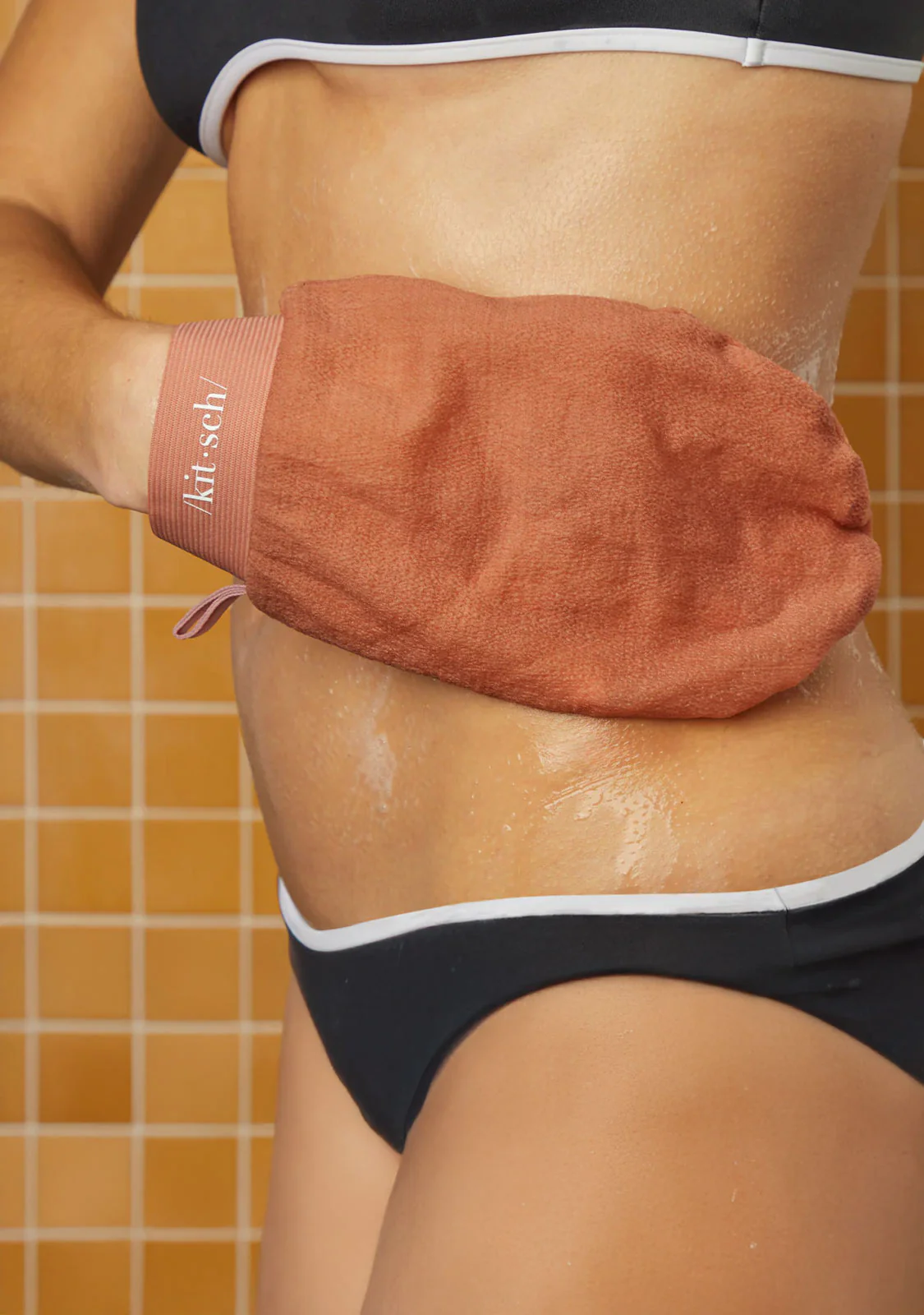 Exfoliating Glove 2PC / Black & Terracotta - Image 3