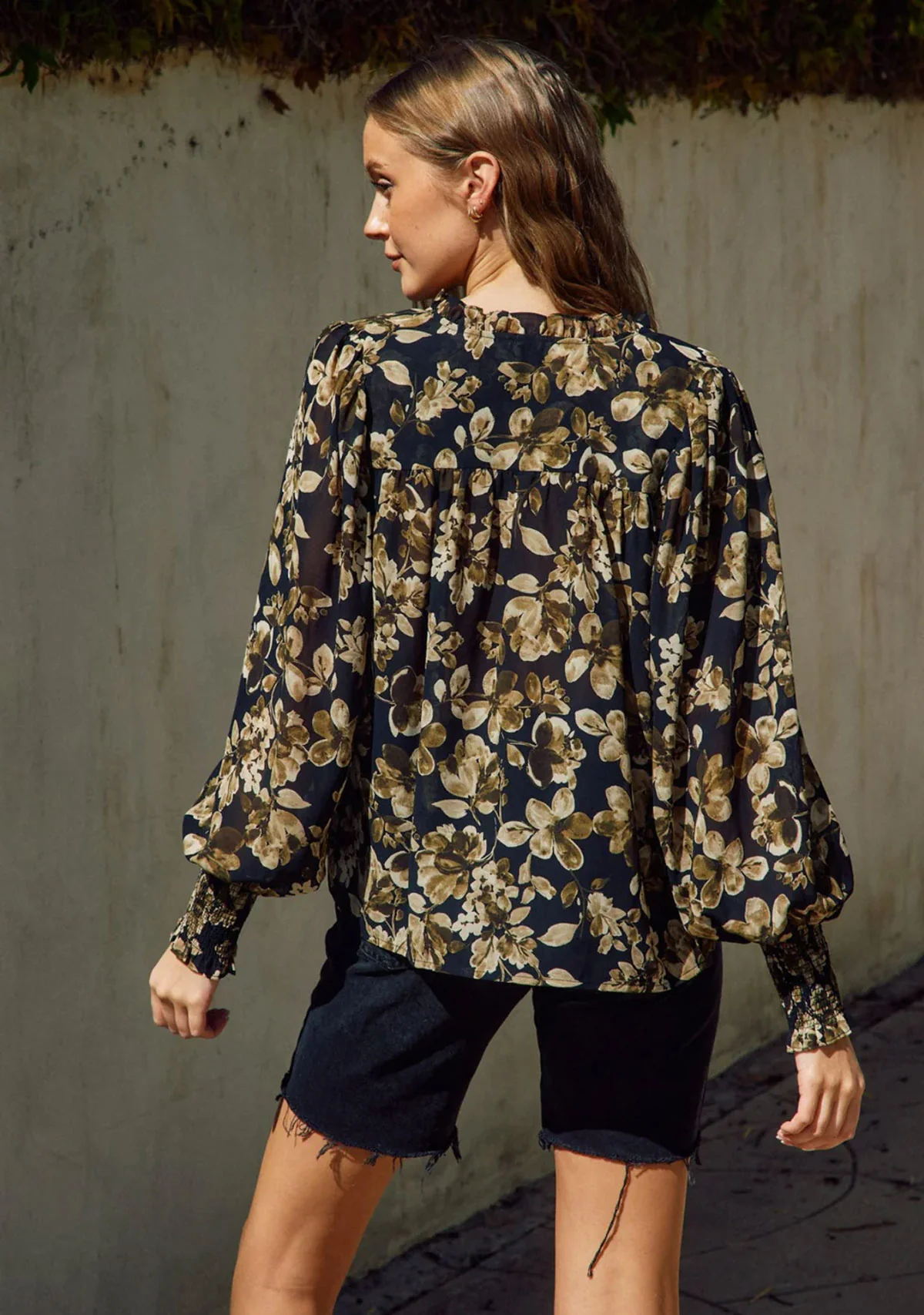 Floral Ruffled Neck Top - Image 2