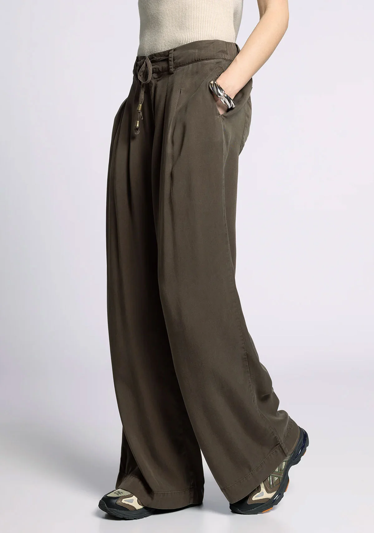 Gloria Pants Wren - Image 3