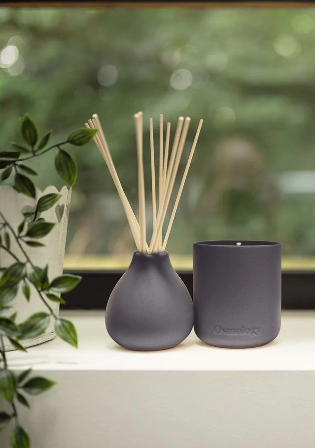 Indian Sandalwood Ceramic Candle - Image 3