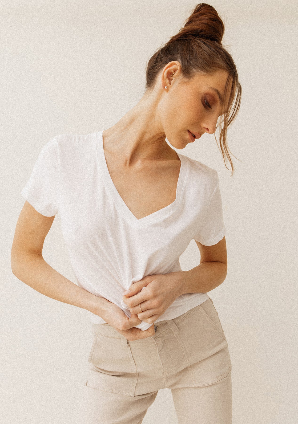 Kate V-neck - Image 3