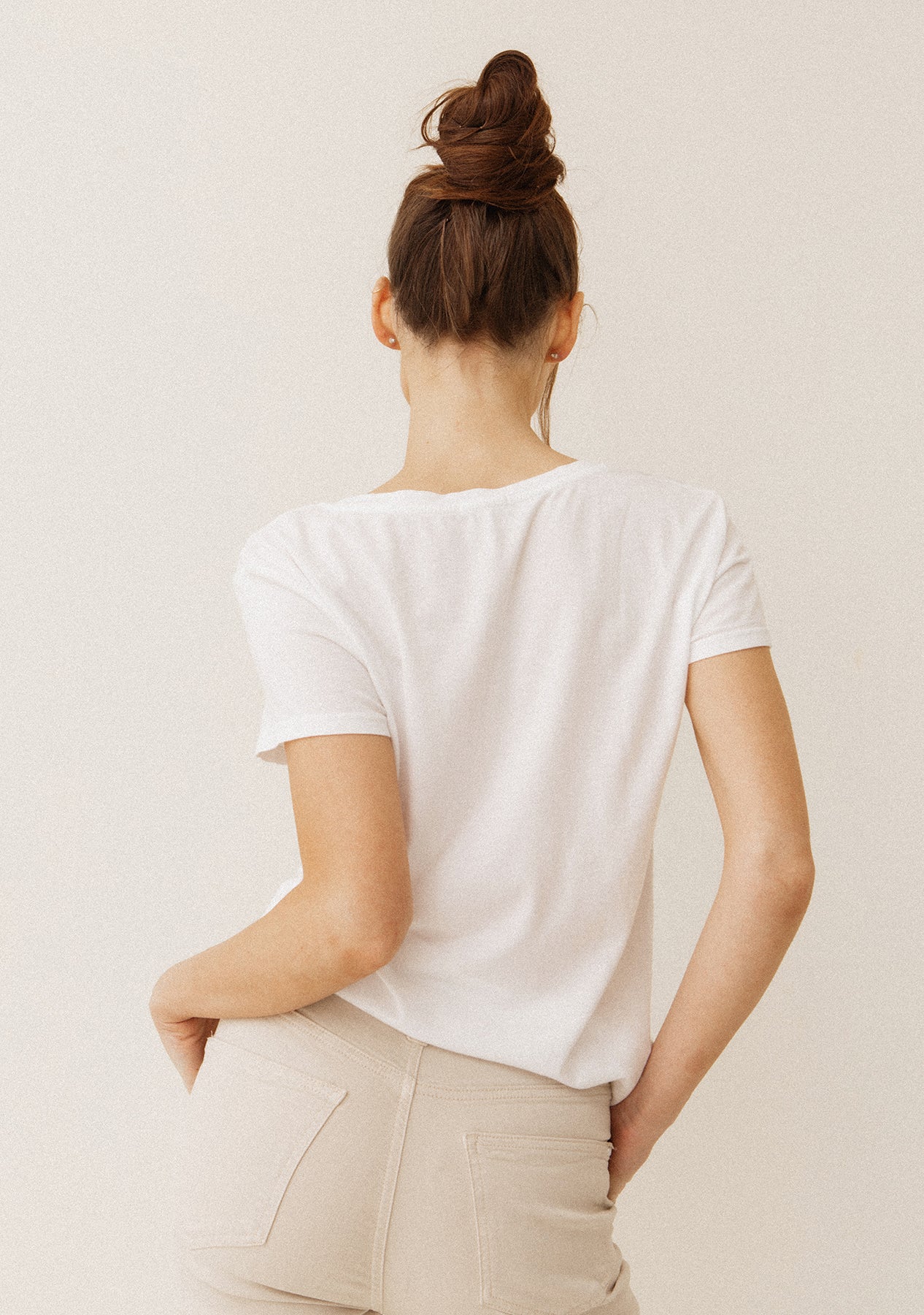 Kate V-neck - Image 4