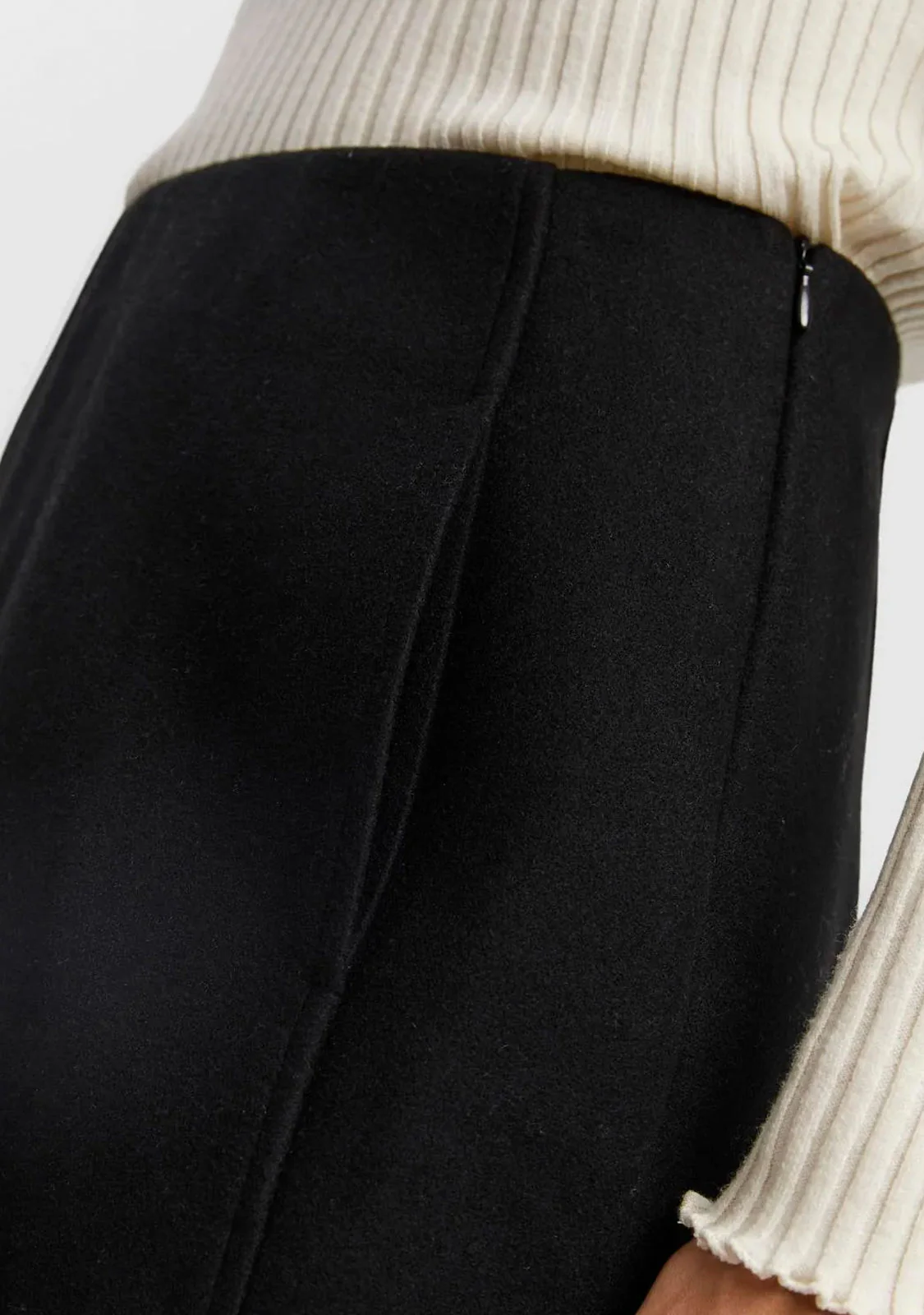 VM Fortune Allison Short Skirt - Image 4